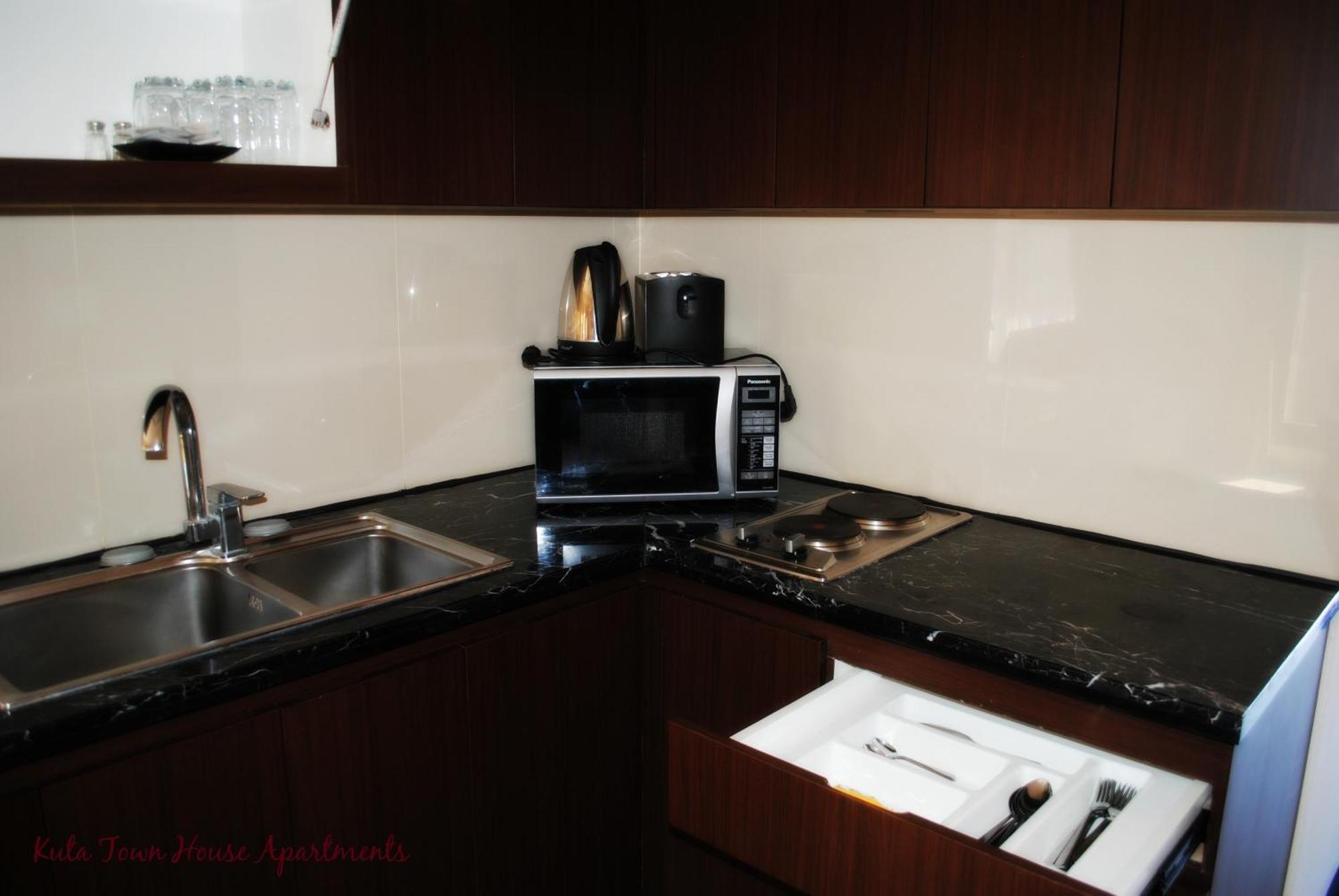 Kuta Town House Apartments Kuta Lombok Quarto foto