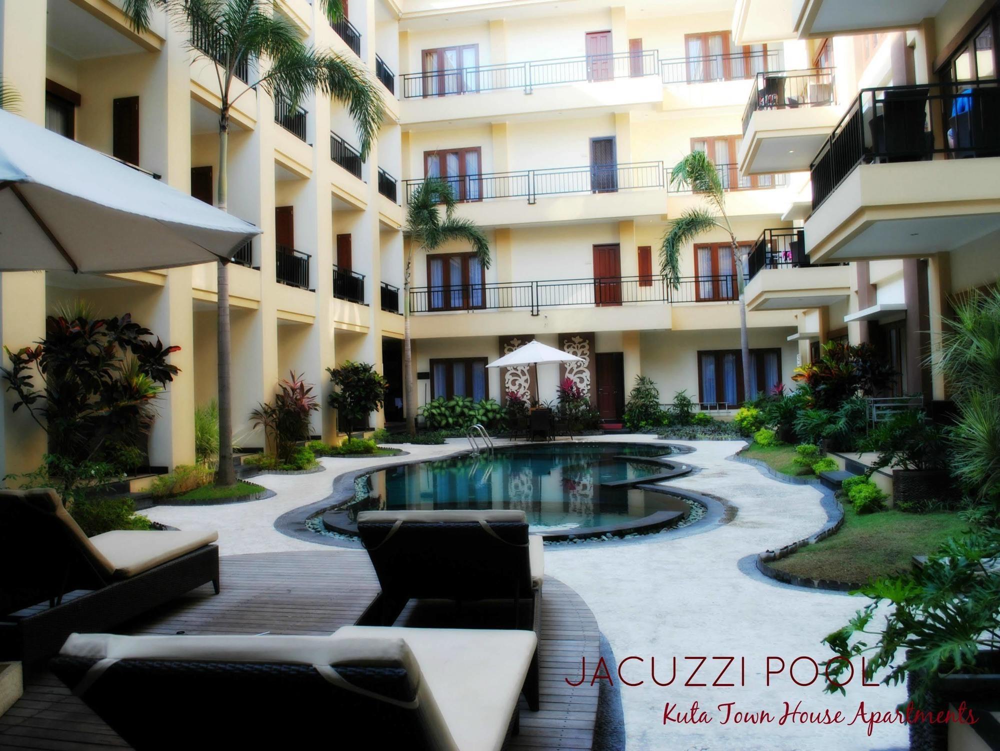 Kuta Town House Apartments Kuta Lombok Exterior foto